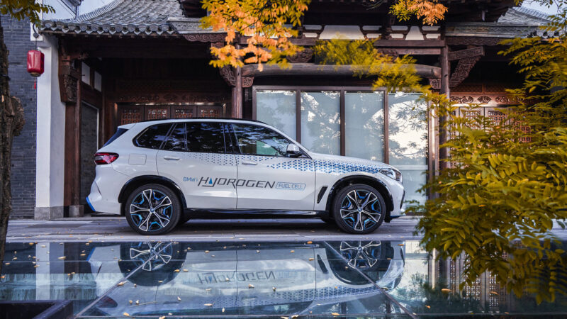BMW Announces Hydrogen-Powered X5 for 2028