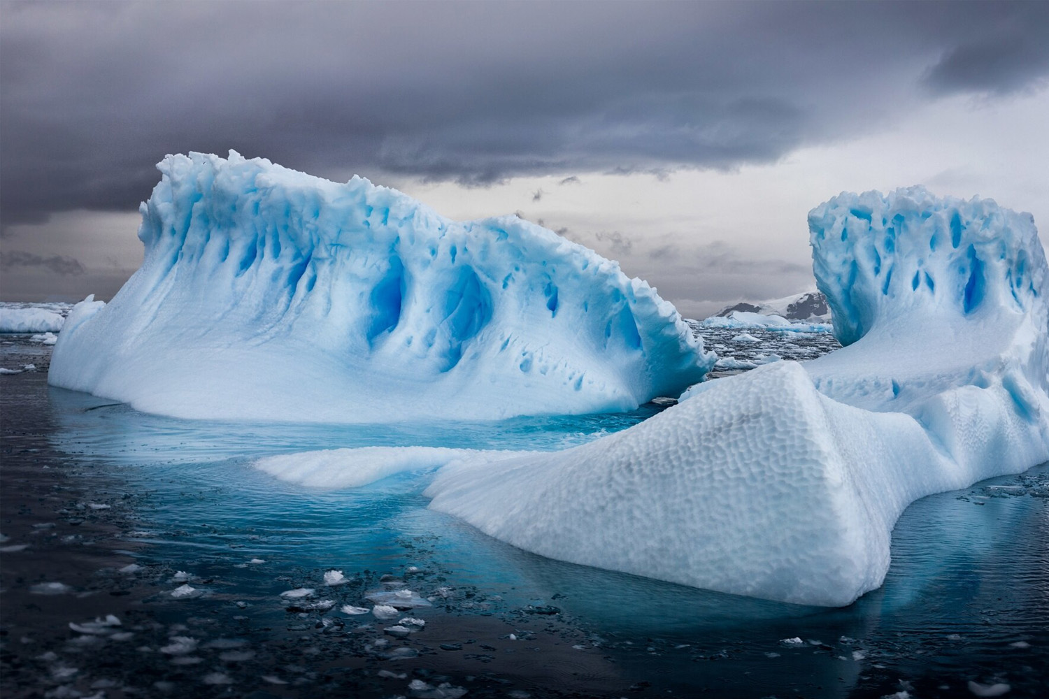 The Mystery of Antarctica: Pyramids, Ancient Buildings and Secrets Buried Under the Ice
