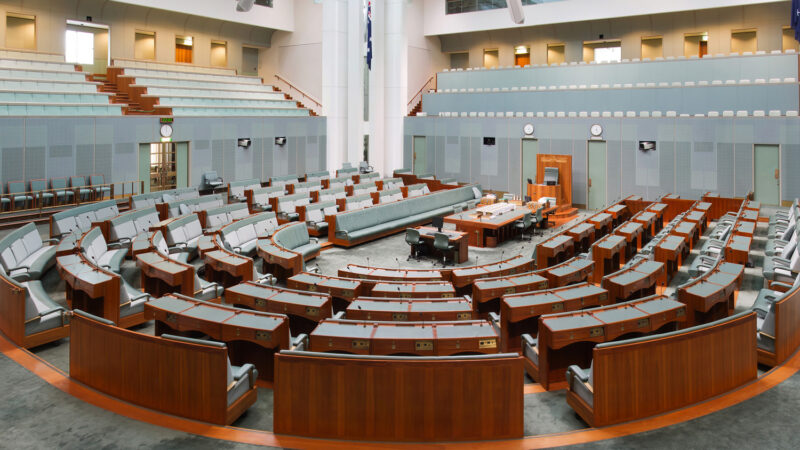 Australia Faces Political Tensions Over Outage and Net-Zero