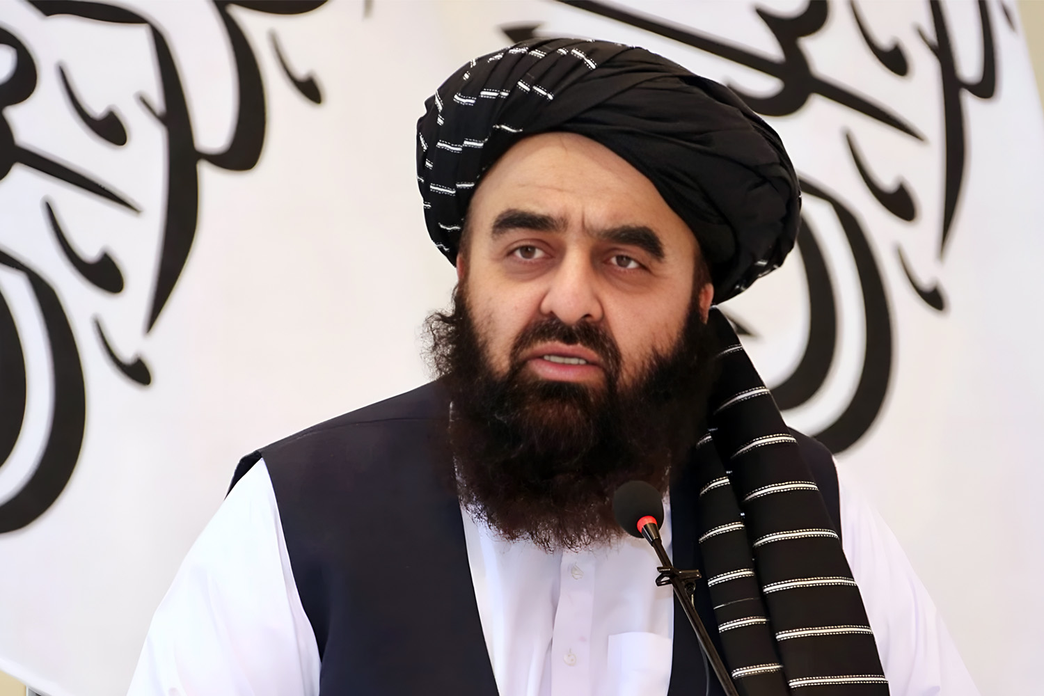 Russia Deepens Relations with Taliban, Lavrov Praises Their Fight Against Terrorism