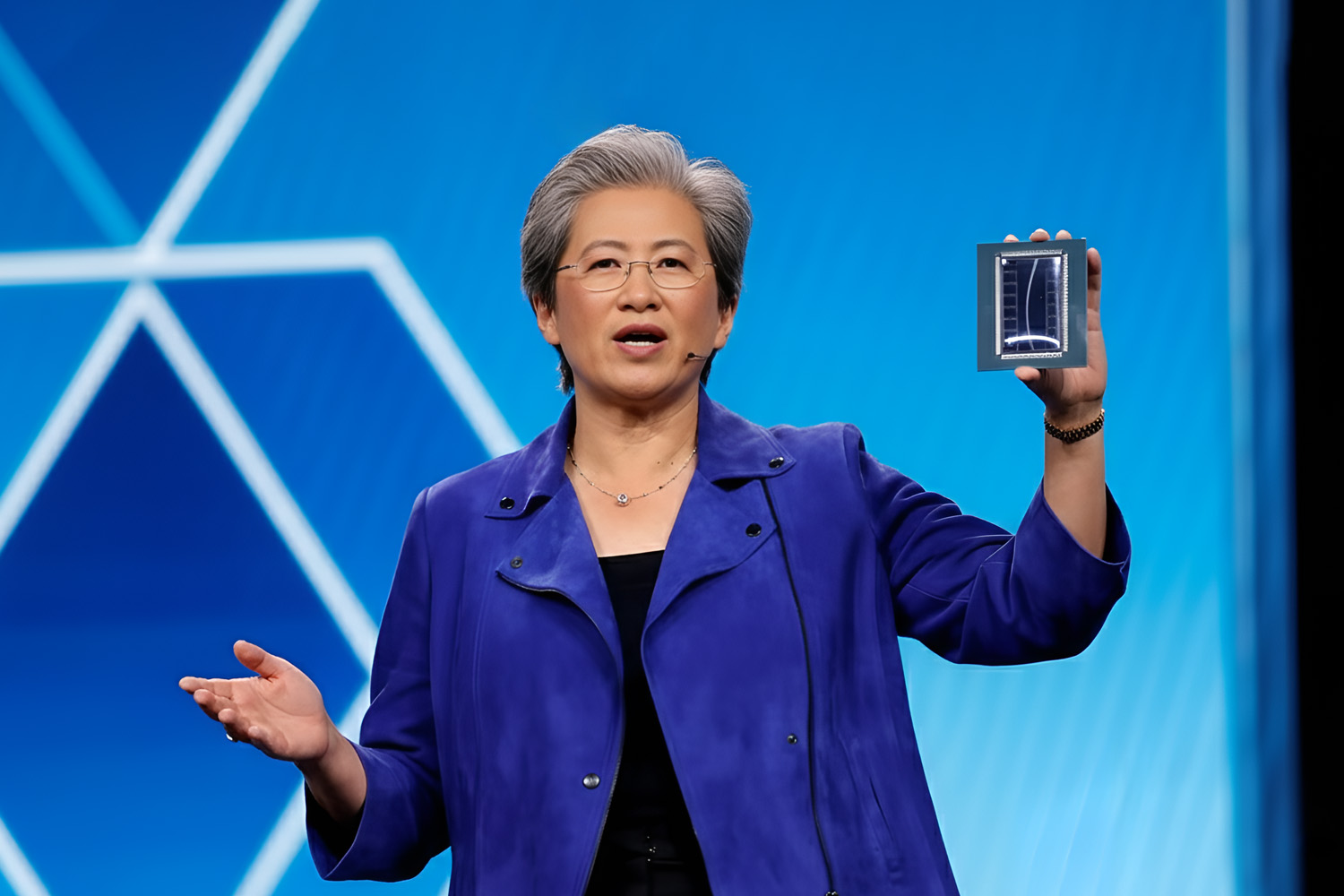 AMD Unveils MI455 And MI440X AI Chips at CES 2026