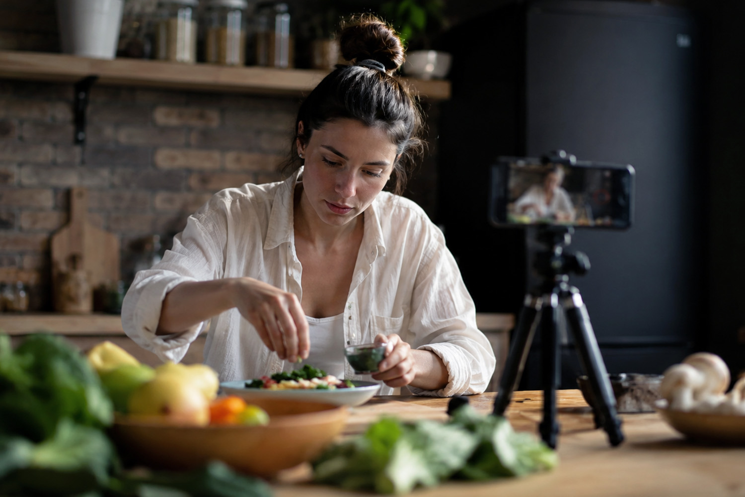 How Social Media Shapes Modern Diet Trends