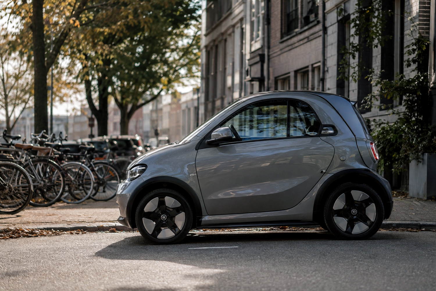 Smart Returns to Its Roots with the All-Electric Smart #2